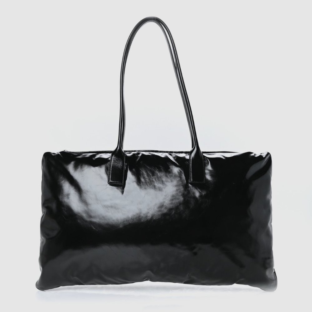 THE ICONIC BOTTEGA VENETA PILLOW BAG